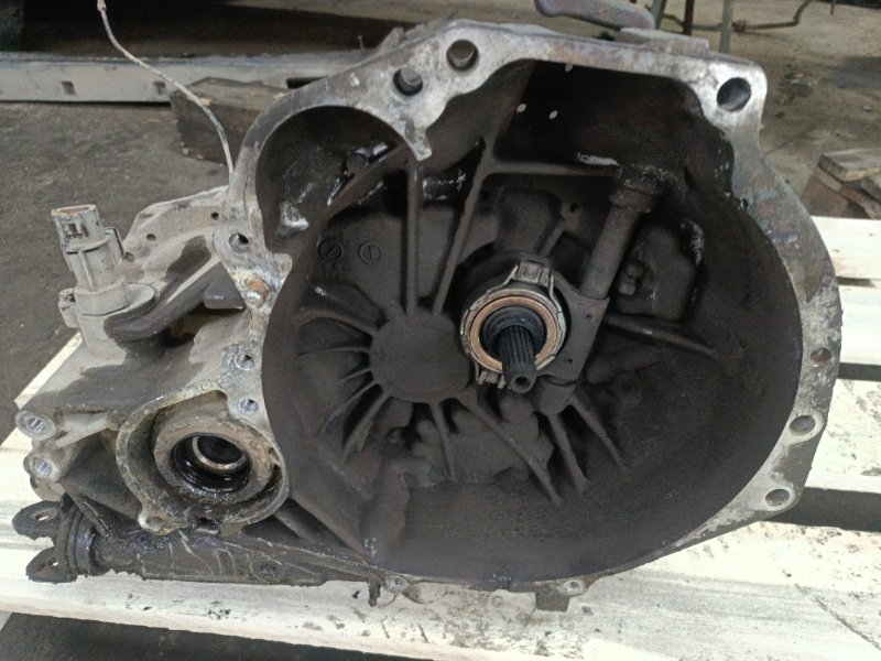 МКПП Nissan Primera 1999 седан 4дв. QG18DE