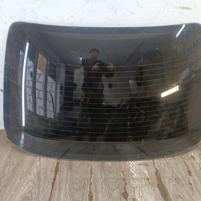 Стекло Nissan Primera 1999 QG18DE седан 4дв., Задн.