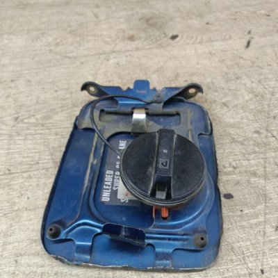 Лючок бензобака Nissan Primera 1999 седан 4дв. QG18DE - изображение 2