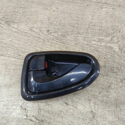 Ручка двери внутренняя Hyundai SONATA 1997 G4CP, V275766 седан 4дв.