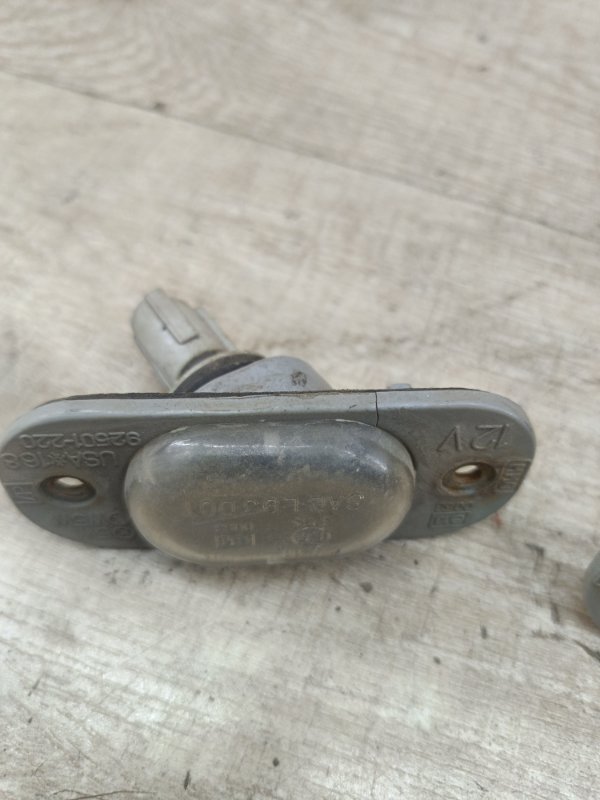 Фонарь подсветки номера Hyundai SONATA 1997 G4CP, V275766 седан 4дв. - изображение 3
