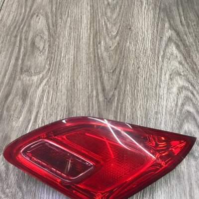Фонарь крышки багажника Opel Astra J 2010 хетчбэк 5-ти дв. Задн. Прав. - изображение 1