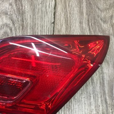 Фонарь крышки багажника Opel Astra J 2011 хетчбэк 5-ти дв., Задн., Прав. - изображение 3