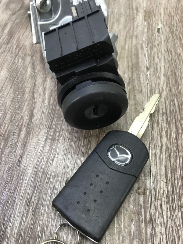 Замок зажигания Mazda 3 2008 хетчбэк 5-ти дв.