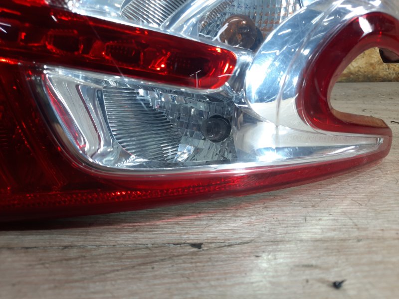 Фонарь Peugeot 208 2012 EB2(HMZ) хетчбэк 3дв., Задн., Прав. - изображение 2