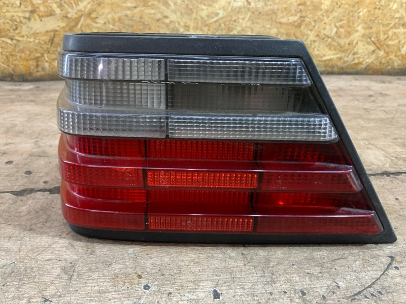 Фара Mercedes-Benz 124 1994 2.0 седан 4дв., Задн., Лев. - изображение 3