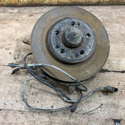 Поворотный кулак Mercedes-Benz 124 1994 2.0 седан 4дв., Перед., Лев.