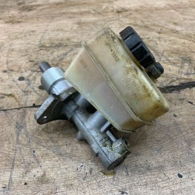 Главный тормозной цилиндр Mercedes-Benz 124 1994 2.0 седан 4дв.