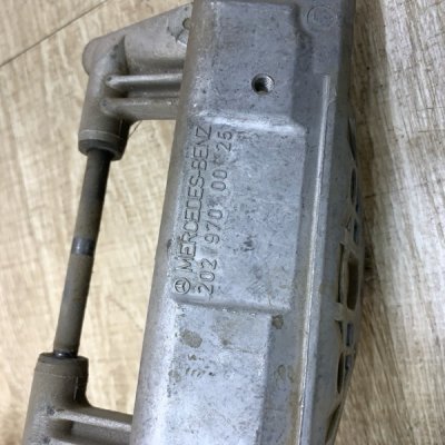 Механизм складывания подголовника Mercedes-Benz 124 1994 седан 4дв. 2.0 Задн. - изображение 10