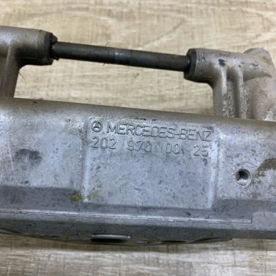 Механизм складывания подголовника Mercedes-Benz 124 1994 седан 4дв. 2.0 Задн. - изображение 6