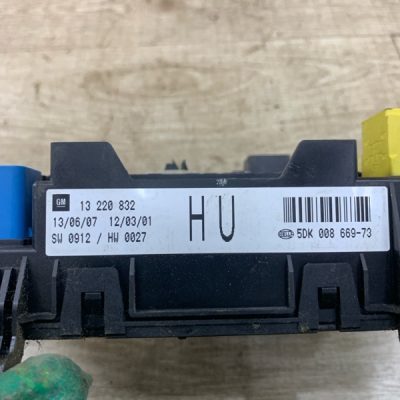 Блок предохранителей Opel Astra H 2008 Z18XER хетчбек-3х дв. - изображение 7