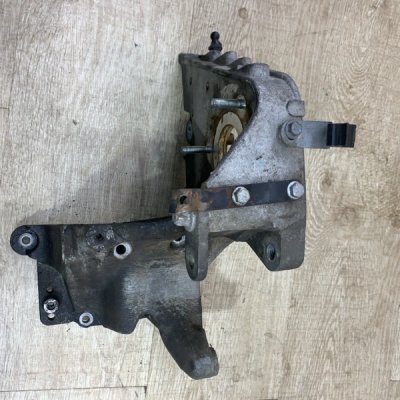 Кронштейн ТНВД Alfa Romeo 159 2006 939A2.000 - изображение 7