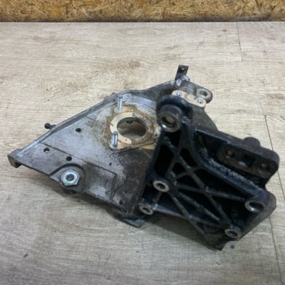 Кронштейн ТНВД Alfa Romeo 159 2006 939A2.000 - изображение 3