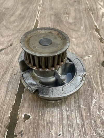 Помпа Opel Astra G Z18XE1 универсал