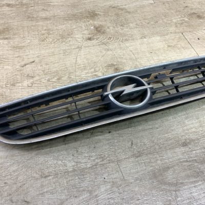 Решетка радиатора Opel Zafira A 2000 X20DTH 2.0 минивен