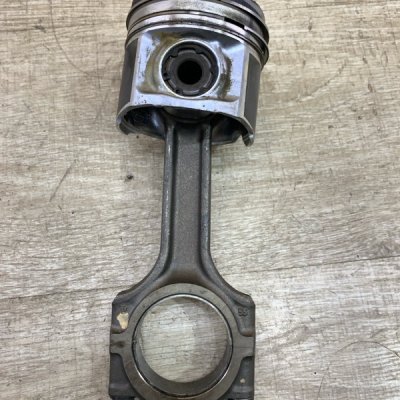 Поршень Alfa Romeo 159 2006 939A2.000 - изображение 1