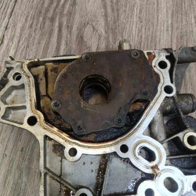 Передняя крышка двигателя Opel Astra H 2010 5дв хечбек Z18XER - изображение 2