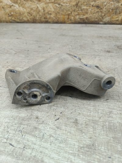 Кронштейн генератора Opel Astra G 2001 Z16XE 1.6 универсал