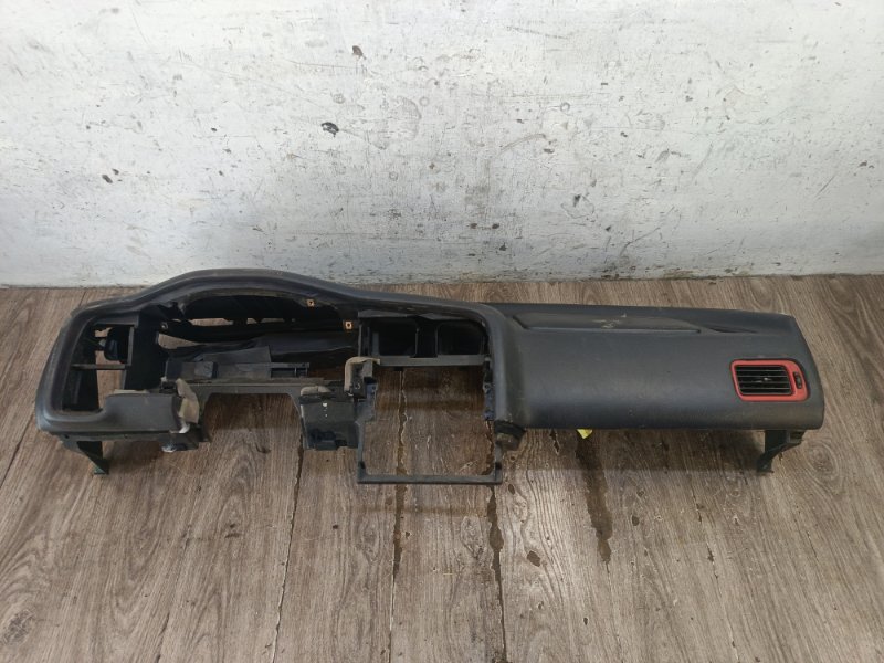 Торпедо Nissan Primera 1999 седан 4дв. QG18DE