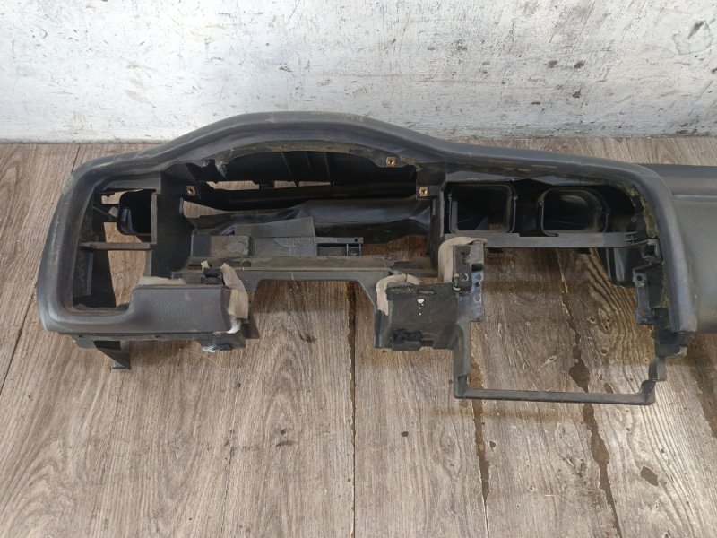 Торпедо Nissan Primera 1999 седан 4дв. QG18DE