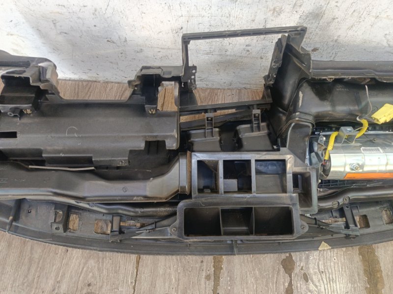 Торпедо Nissan Primera 1999 седан 4дв. QG18DE