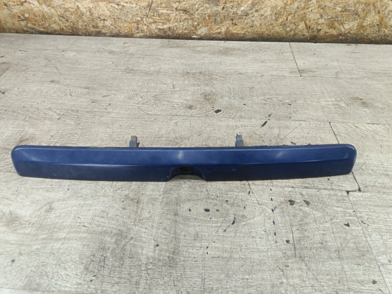 Накладка ручки крышки багажника Opel Astra G 2001 универсал Z16XE 1.6
