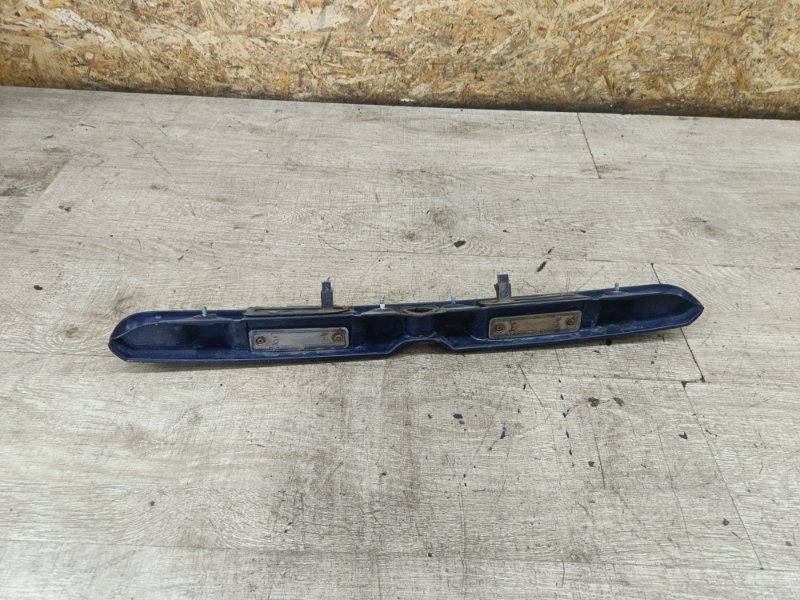 Накладка ручки крышки багажника Opel Astra G 2001 универсал Z16XE 1.6