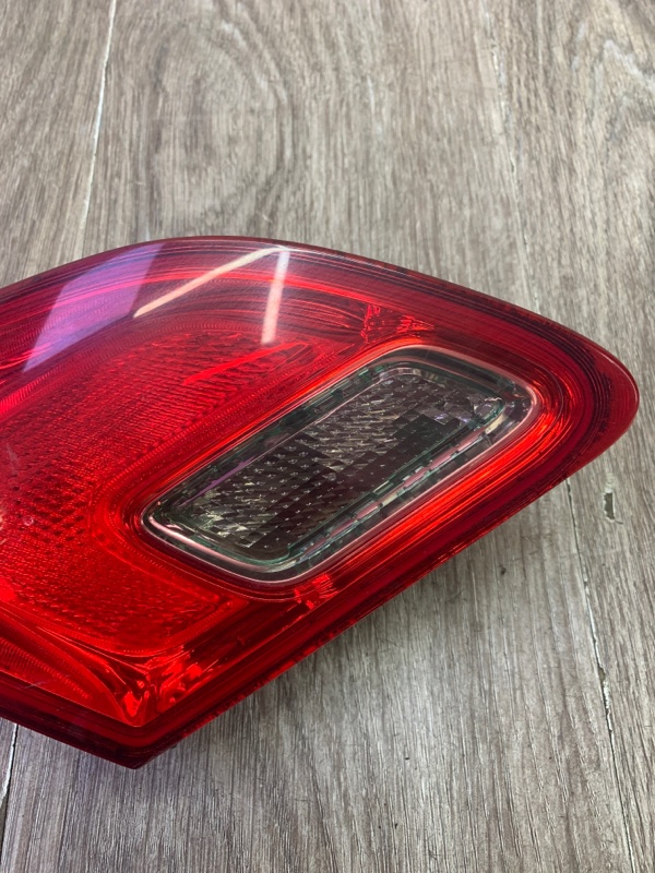 Фонарь крышки багажника Opel Astra J 2010 хетчбэк 5-ти дв., Задн., Лев. - изображение 3