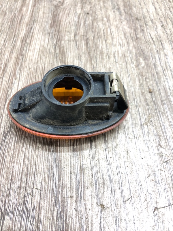 Повторитель поворота Subaru Forester 2000 универсал EJ205 Перед. Прав.