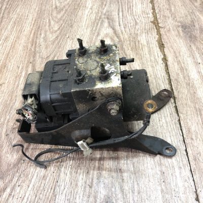 Блок abs Subaru Forester 2000 EJ205 универсал