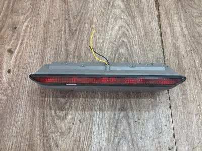 Стоп-сигнал крышки багажника Subaru Forester 2000 EJ205 универсал