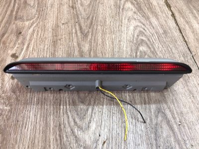 Стоп-сигнал крышки багажника Subaru Forester 2000 EJ205 универсал