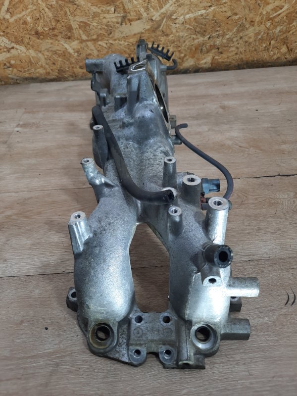 Коллектор впускной Subaru Forester 2000 EJ205 универсал — изображение 4