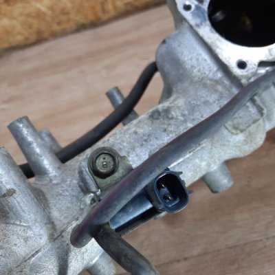 Коллектор впускной Subaru Forester 2000 универсал EJ205 - изображение 6