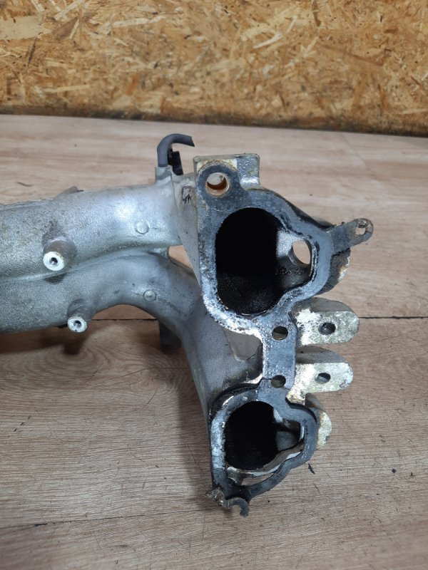 Коллектор впускной Subaru Forester 2000 EJ205 универсал — изображение 9