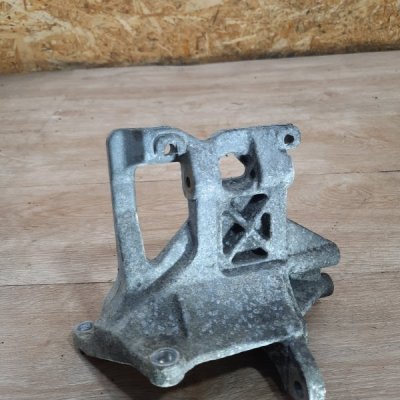 Кронштейн кондиционера Subaru Forester 2000 универсал EJ205 - изображение 7
