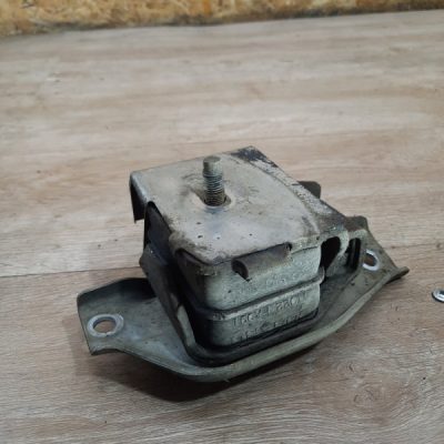 Подушка двигателя Subaru Forester 2000 EJ205 универсал, Прав.