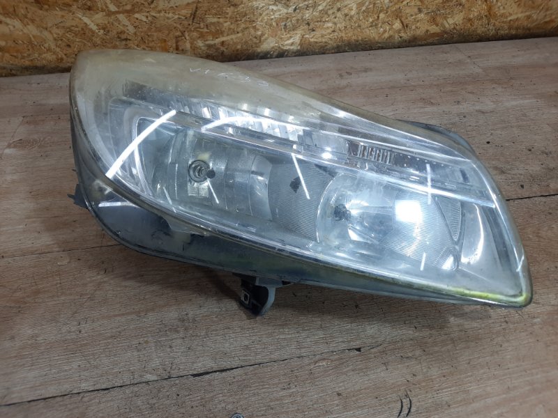 Фара Opel Insignia 2009 A18XER хетчбэк 5дв., Перед., Прав. - изображение 1