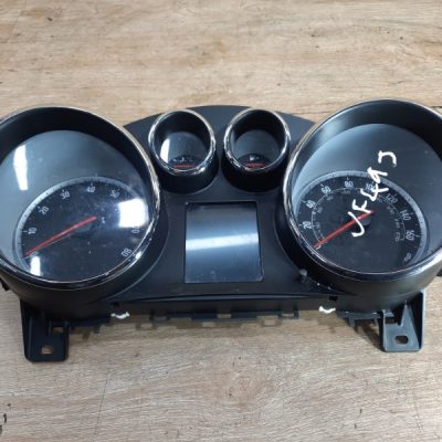 Панель приборов Opel Astra J 2010 A16XER хетчбэк 3-х дв.