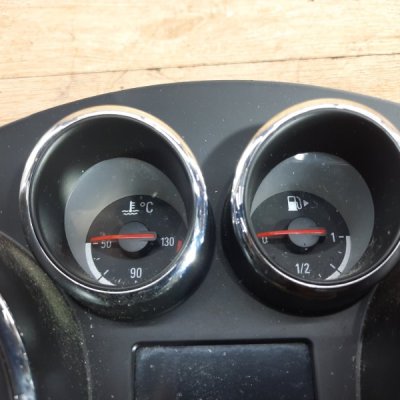Панель приборов Opel Astra J 2010 хетчбэк 3-х дв. A16XER - изображение 9