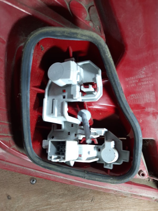 Фонарь Ford Fiesta 2009 хетчбэк 3дв. SNJA Задн. Прав.
