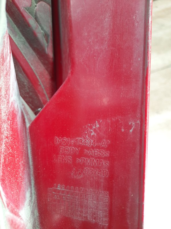 Фонарь Ford Fiesta 2009 хетчбэк 3дв. SNJA Задн. Прав.
