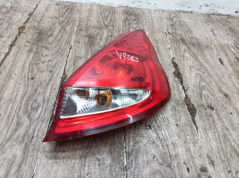 Фонарь Ford Fiesta 2009 SNJA хетчбэк 5дв., Задн., Прав. - изображение 1