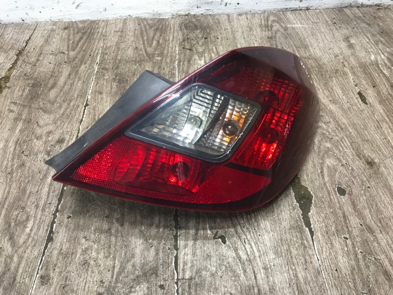Фонарь Opel Corsa D 2009 Z12XEP 1.2 хетчбэк 5дв., Задн., Прав. - изображение 1