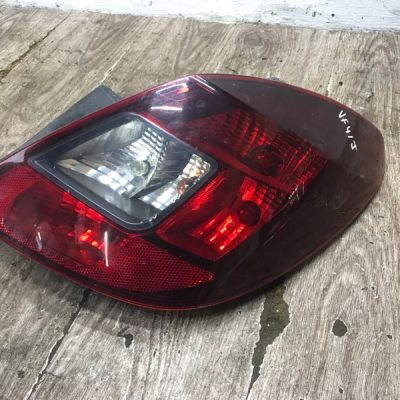 Фонарь Opel Corsa D 2009 Z12XEP 1.2 хетчбэк 5дв., Задн., Прав. - изображение 2