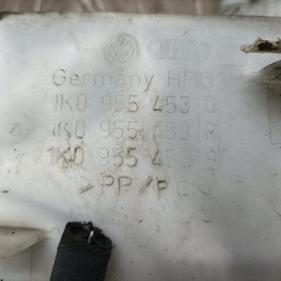 Бачок омывателя Volkswagen Golf 5 2006 BXE хетчбэк 5дв. - изображение 7