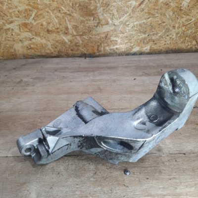 Кронштейн МКПП Saab 9-5 2008 универсал B235R - изображение 9