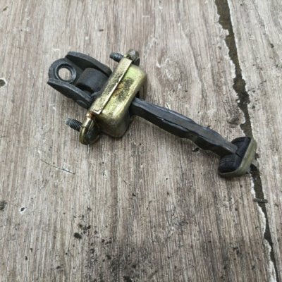 Ограничитель двери Ford Focus 1 2005 хетчбэк 5дв. FYDA Задн. Прав. - изображение 1