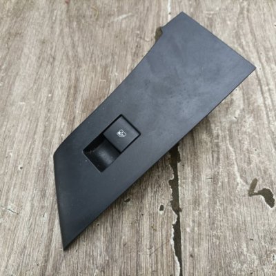 Кнопка стеклоподъемника Opel Astra J 2014 хетчбэк 5дв. A14XER 1.4 Перед. Лев. - изображение 6