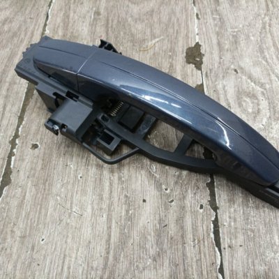 Ручка двери внешняя Ford Focus 3 2012 хетчбэк 5дв. T1DB Задн. Прав. - изображение 1